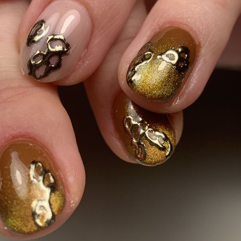 Nail art doré 3D — Sassy Nails Club